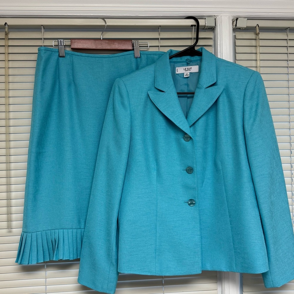 Le Suit Essentials Women's Pastel Blue‎ Blazer Skirt Easter Worship Colorful 10P
